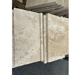 TRAVERTIN MARGELLE BEIGE 33X61X3-5 CM 1BORD EN RETOMBÉE 1ER CHOIX