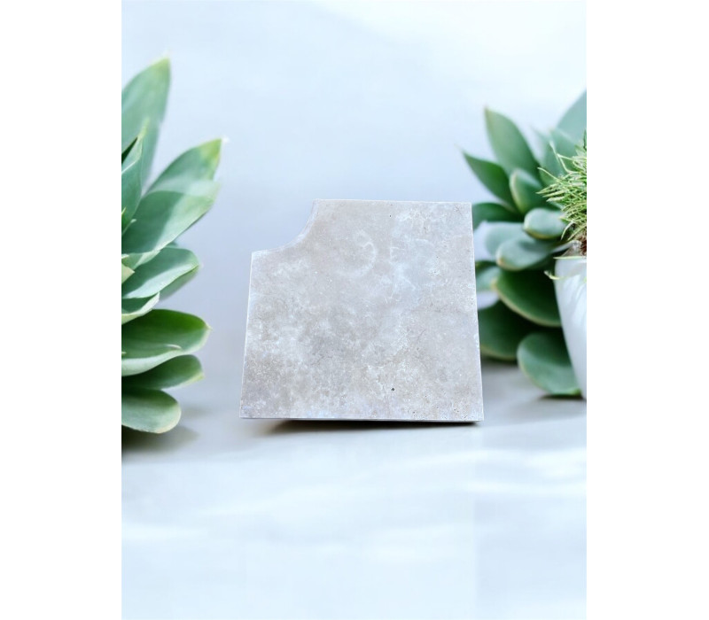 TRAVERTIN ANGLE RENTRANT MARGELLE 45X45X3 CM IVOIRE 1ER CHOIX